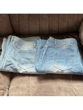 Women’s Light Blue Denim Jeans - Classic Casual